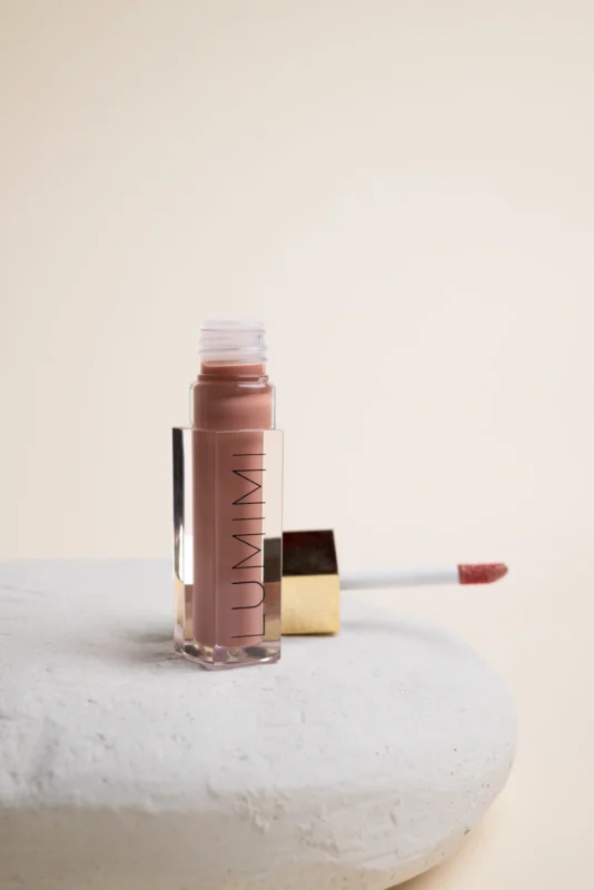 Błyszczyk do ust LUMIMI lumimicosmetics.com